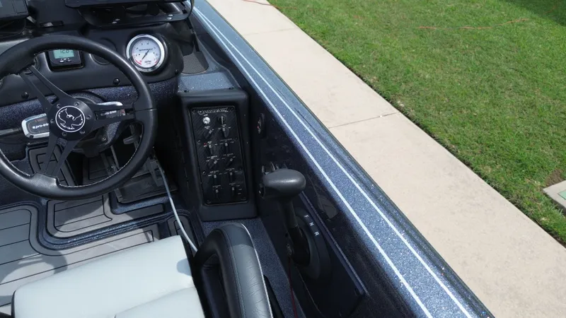 Slide: The Image of Interior view of a 2021 Phoenix 921 Elite boat. - 37
