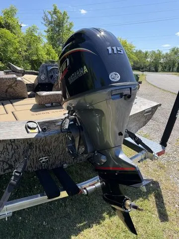 Slide: The Image of 2026 Xpress Hyper-Lift Bass H18 with Yamaha 115 outboard motor. - 3