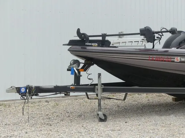 Slide: The Image of 2017 Skeeter TZX190 boat on trailer, side view. - 10