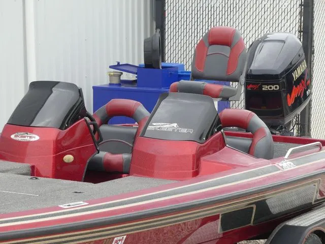 Slide: The Image of Red 2000 Skeeter ZX202 boat with Yamaha engine. - 22