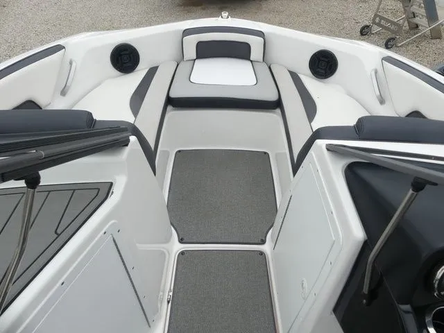 Slide: The Image of Interior of a 2019 Yamaha AR195 boat with gray upholstery. - 20