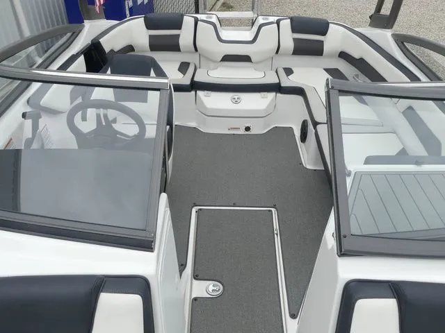 Slide: The Image of Yamaha AR195 2019 - 23