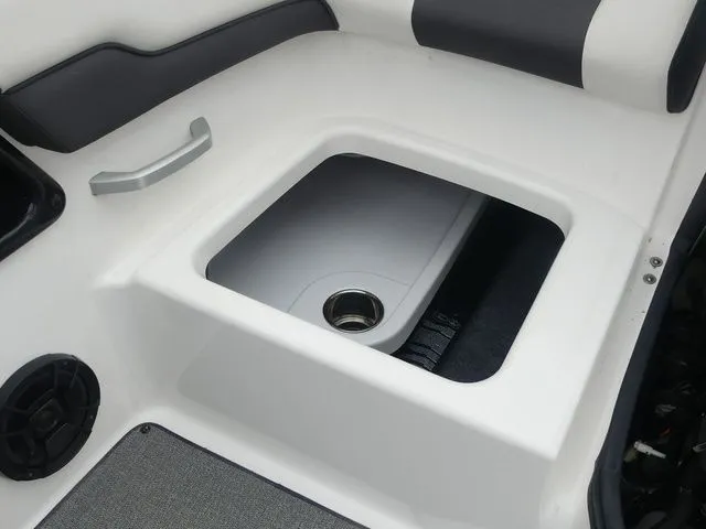 Slide: The Image of 2019 Yamaha AR195 boat with built-in storage compartment. - 37