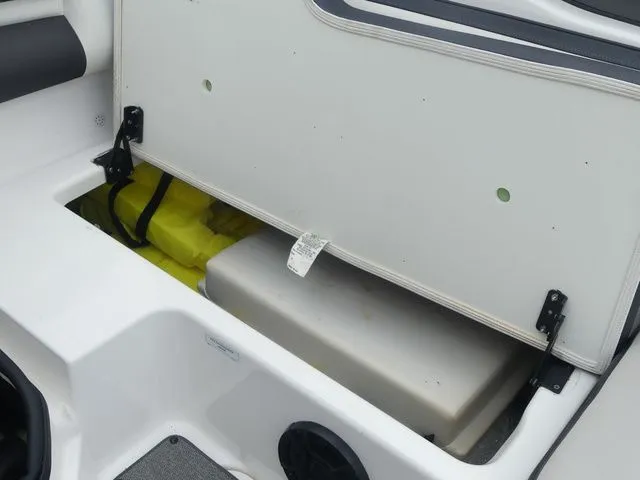 Slide: The Image of Yamaha AR195 2019 - 38