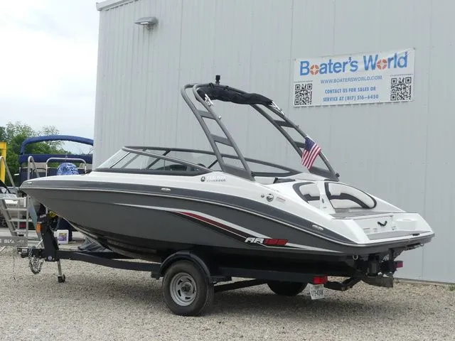 Slide: The Image of 2019 Yamaha AR195 boat on trailer at Boater's World. - 4