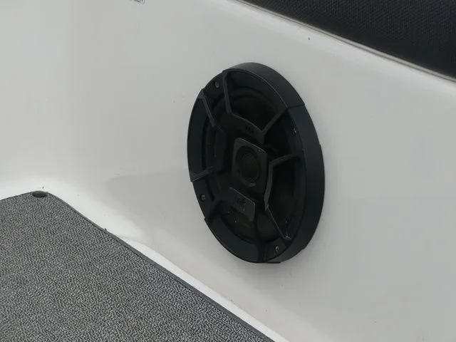 Slide: The Image of Speaker on 2019 Yamaha AR195 boat interior. - 44