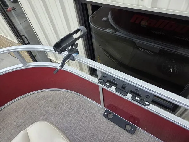 Slide: The Image of Interior view of Sun Tracker Bass Buggy 16 XL Select 2025. - 15