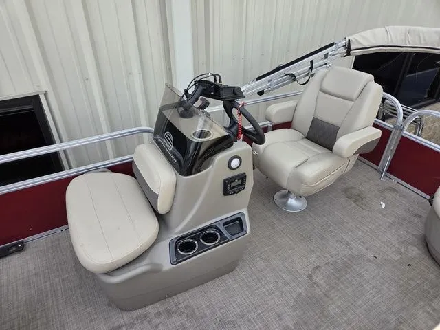Slide: The Image of Interior of 2025 Sun Tracker Bass Buggy 16 XL Select pontoon boat. - 9