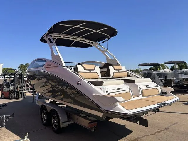 Slide: The Image of 2021 Yamaha Boats 275SE on trailer, side view. - 8