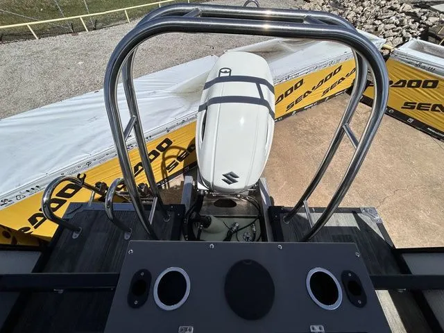 Slide: The Image of 2022 Qwest Pontoons 822 LT with Suzuki outboard motor. - 14