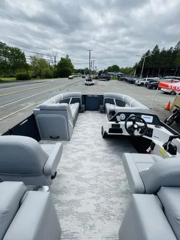 Slide: The Image of 2025 Crest Classic 220 SLRC pontoon boat with extended rear deck. - 15