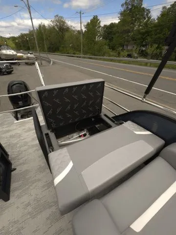 Slide: The Image of 2025 Crest Classic 220 SLRC pontoon boat with extended rear deck. - 26