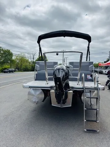 Slide: The Image of 2025 Crest Classic 220 SLRC pontoon boat with 90hp engine. - 31