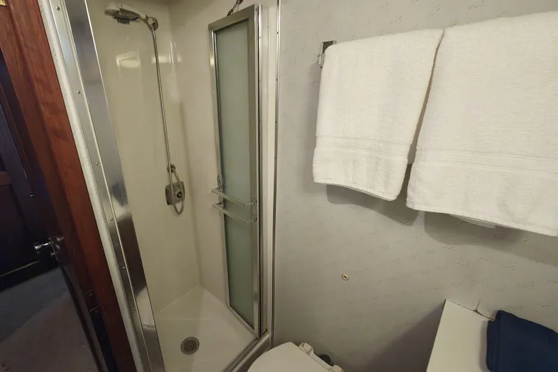 Slide: The Image of Bathroom of the 1976 Hatteras 38 Double Cabin yacht. - 26