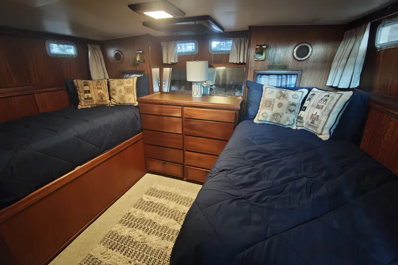 Slide: The Image of Interior of 1976 Hatteras 38 Double Cabin with twin beds. - 27