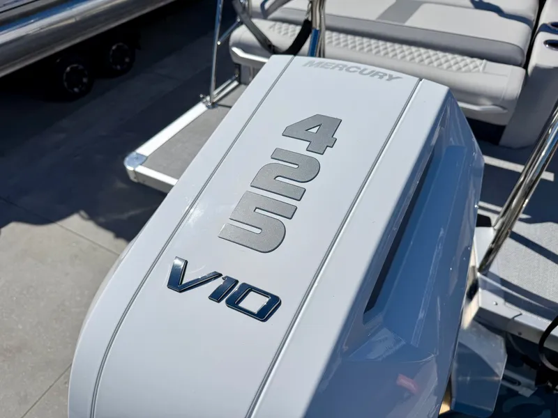 Slide: The Image of Mercury V10 425HP engine on Avalon Excalibur 2026 boat. - 7