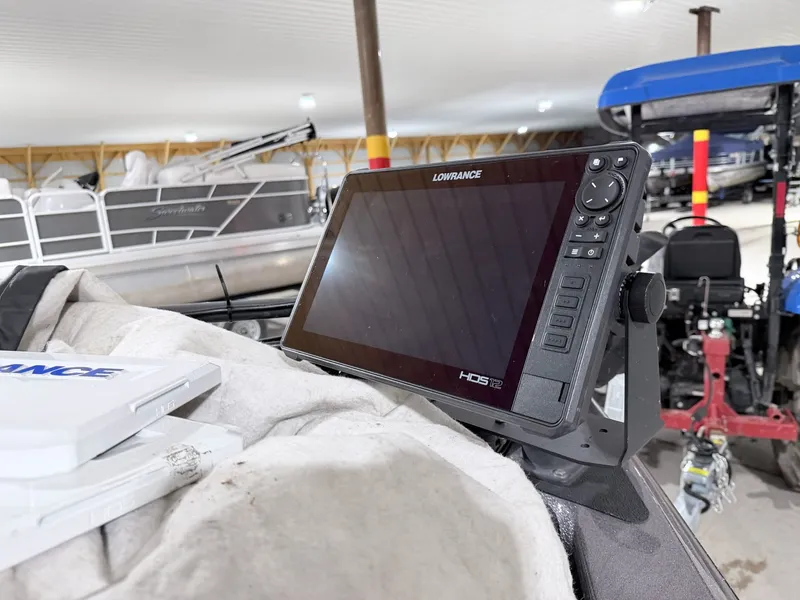 Slide: The Image of Lowrance HDS-12 on Skeeter MX 2040 boat, 2016 model. - 7