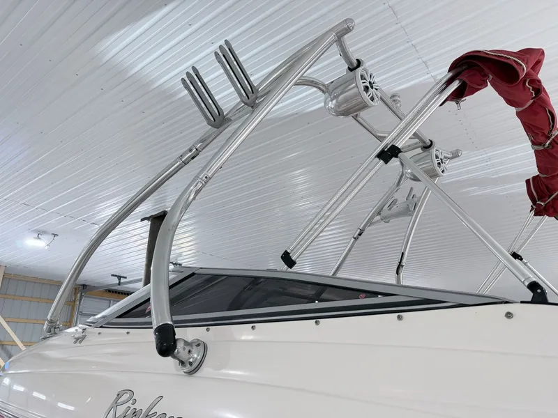 Slide: The Image of 2003 Rinker 232 Captiva boat with aluminum wakeboard tower. - 28