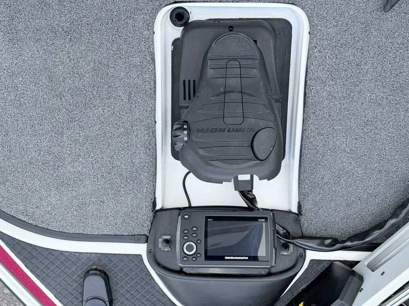 Slide: The Image of Triton 18X2 2008 boat with control panel and display. - 16