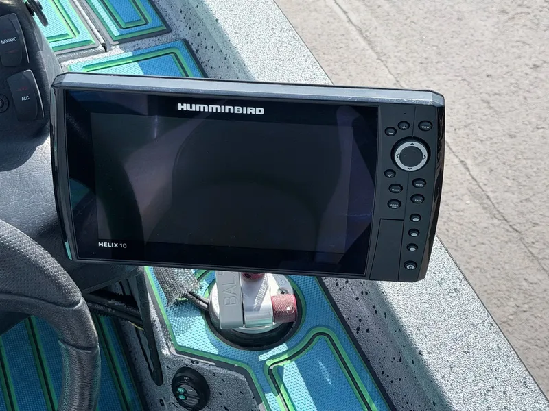 Slide: The Image of Humminbird Helix 10 on Xpress X19 boat, year 2017. - 36