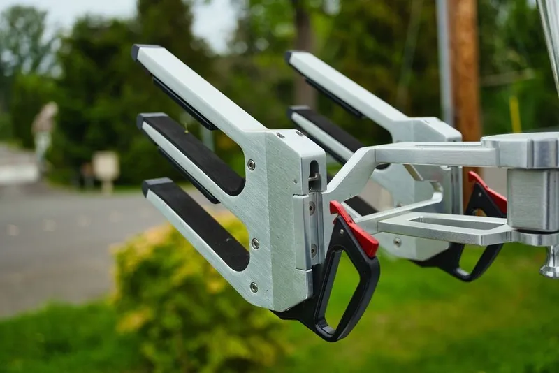 Slide: The Image of MasterCraft NXT22 2022 boat accessory against green background. - 19