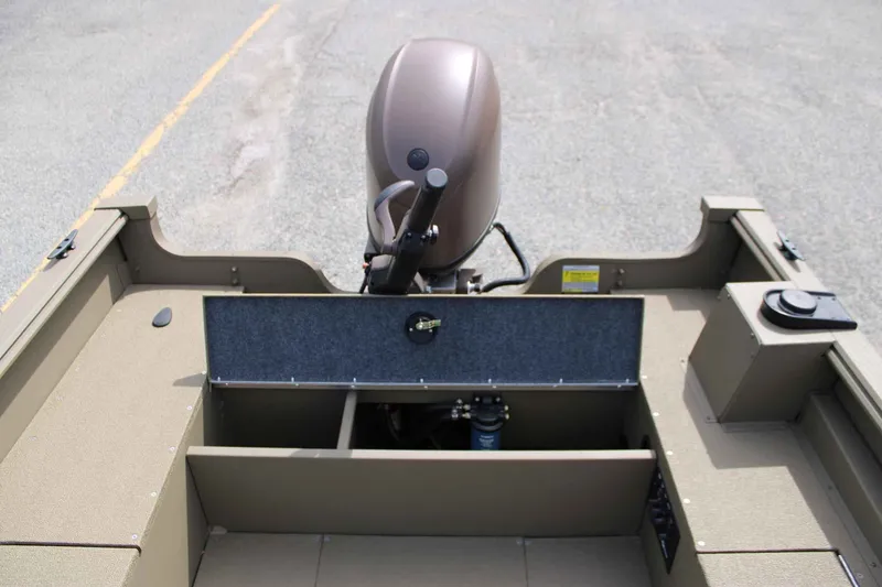 Slide: The Image of Rear view of G3 Outfitter V187 T boat, model year 2026. - 17