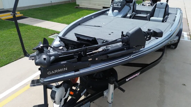 Slide: The Image of Phoenix Bass Boat 921 Elite 2021 - 10