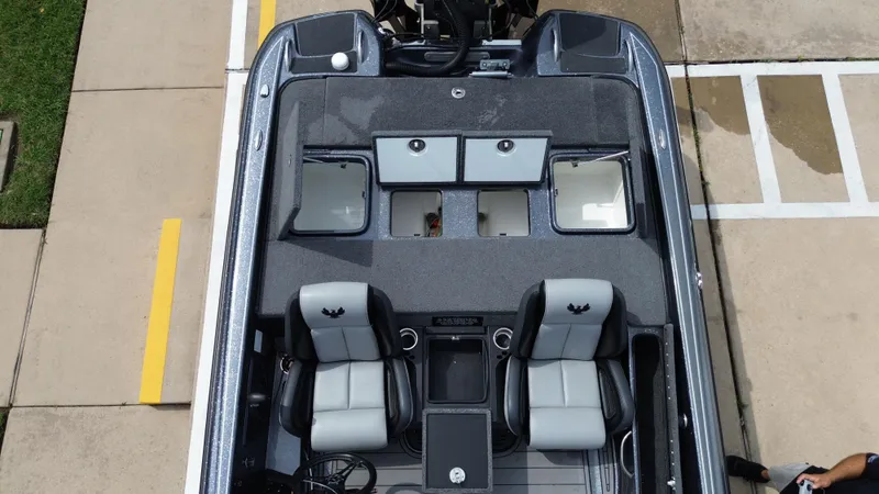 Slide: The Image of Phoenix Bass Boat 921 Elite 2021 - 15