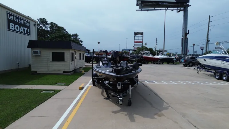 Slide: The Image of Phoenix Bass Boat 921 Elite 2021 - 23
