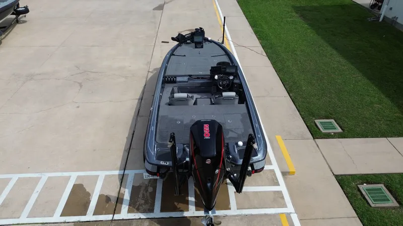 Slide: The Image of Phoenix Bass Boat 921 Elite 2021 - 25