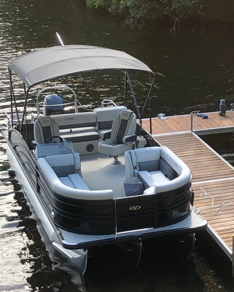 The Image of Harris SUNLINER 230 SLDH 2022 pontoon boat at dock. - 1