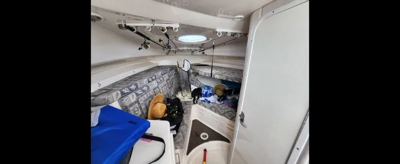 Slide: The Image of Interior of 2006 Polar Kraft Sportsman Series 27 boat. - 9