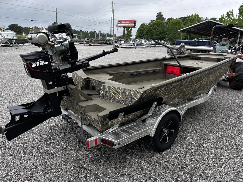 Slide: The Image of Thor SWAMP HAMMER 1754 boat with powerful motor on trailer, 2026 model. - 4
