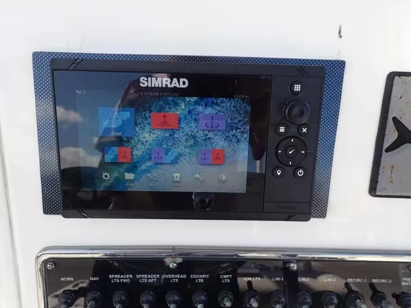 Slide: The Image of Simrad navigation system on 2018 Pathfinder 2200 TRS boat. - 11