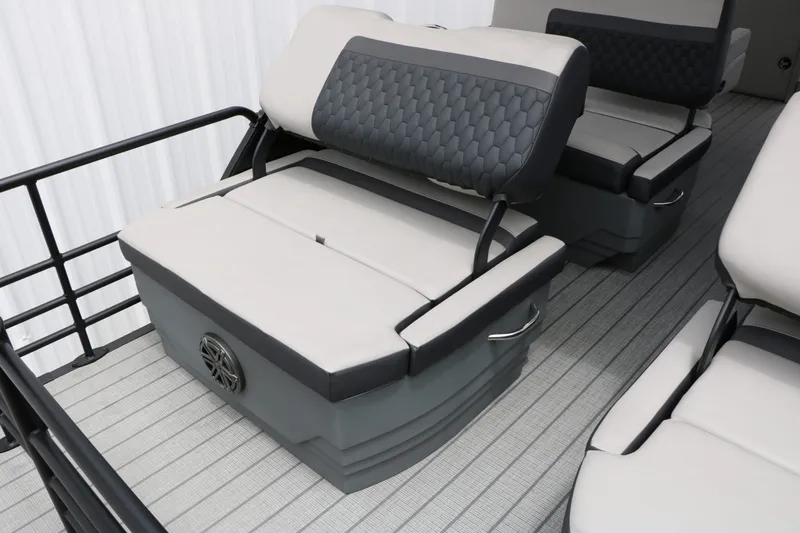 Slide: The Image of Sylvan L3 RLZ Tri Toon 2026 with luxurious seating. - 24