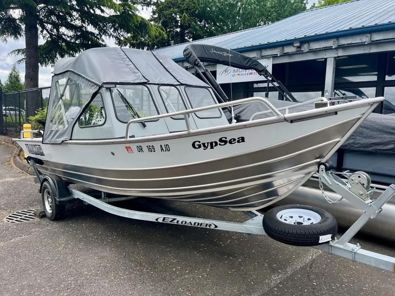 The Image of 2024 Klamath 18 OPW boat on trailer, side view. - 0