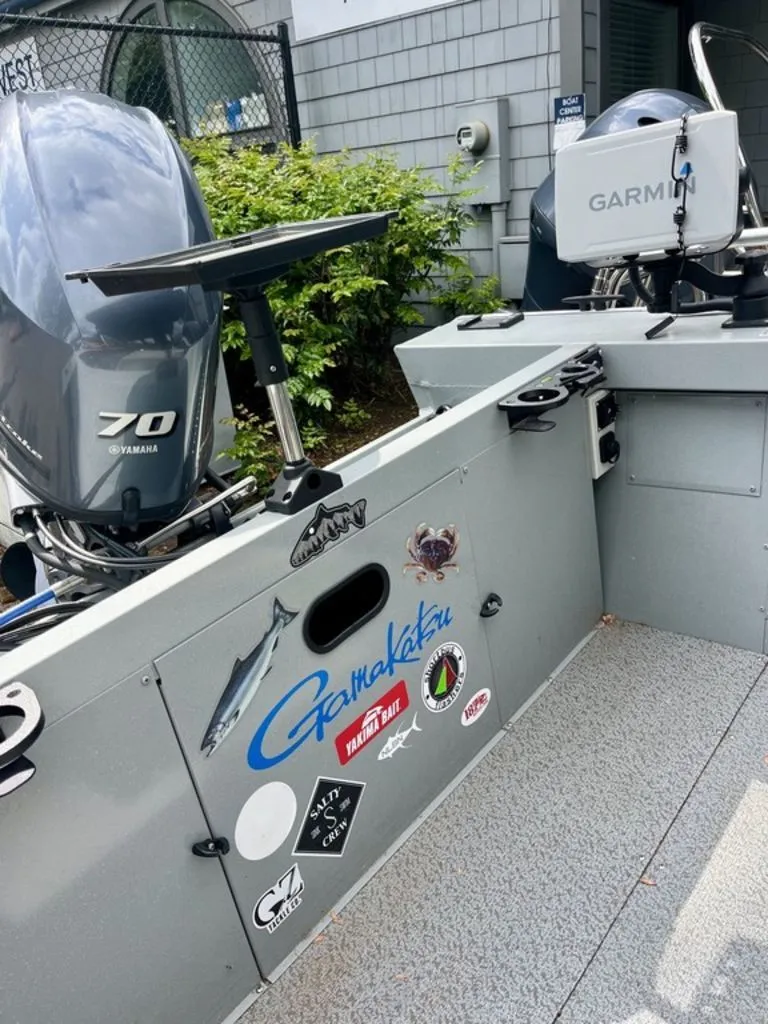 Slide: The Image of 2024 Klamath 18 OPW boat with Yamaha engine and Garmin equipment. - 4
