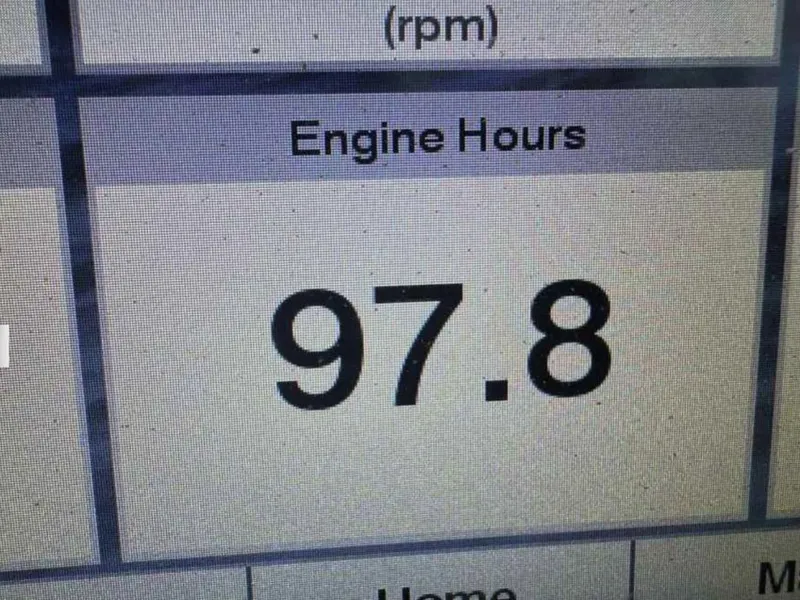 Slide: The Image of Crownline 280 SS 2023 engine hours display at 97.8 hours. - 7