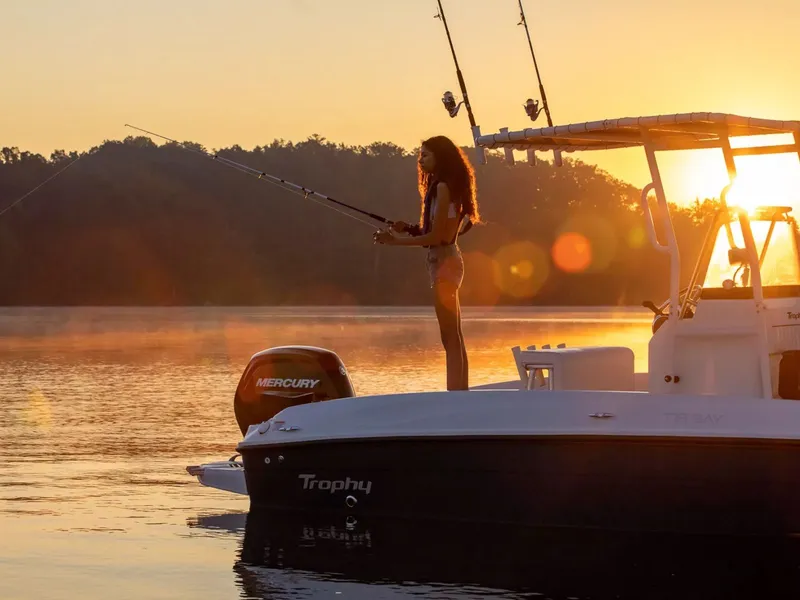 Slide: The Image of Bayliner Trophy T18 2026 - 10