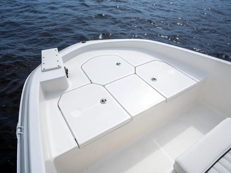 Slide: The Image of Bayliner Trophy T18 2026 - 4