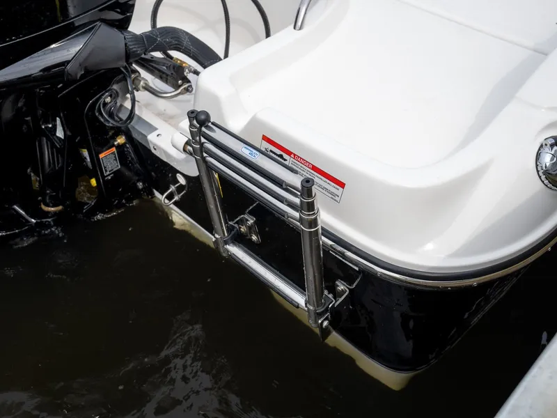 Slide: The Image of Bayliner Trophy T18 2026 - 9