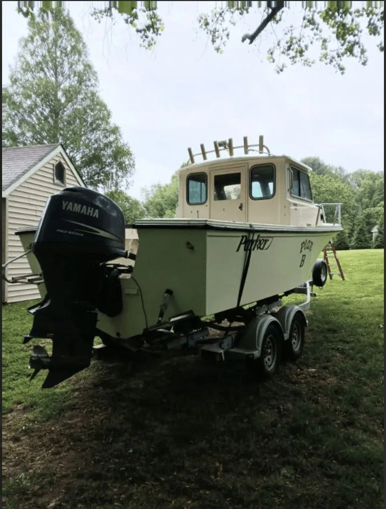 Slide: The Image of Parker Marine 2120 Sport Cabin 2004 - 2