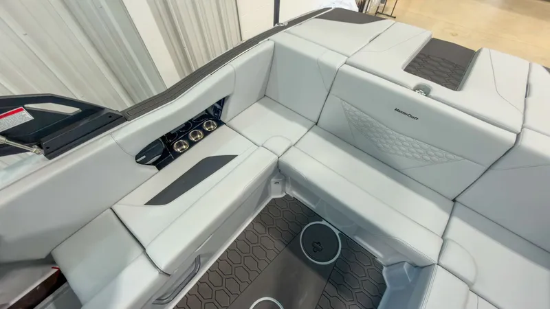 Slide: The Image of MasterCraft NXT22 2026 - 10