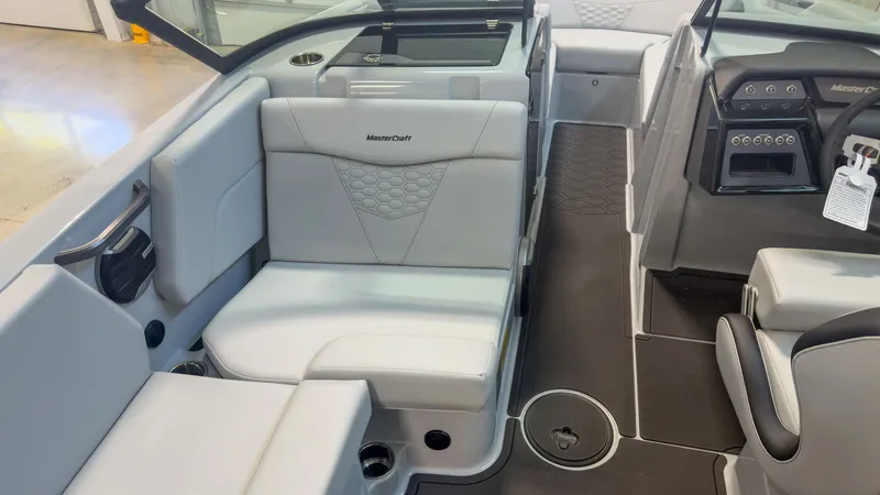 Slide: The Image of MasterCraft NXT22 2026 - 16