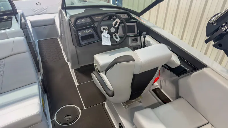 Slide: The Image of MasterCraft NXT22 2026 - 17
