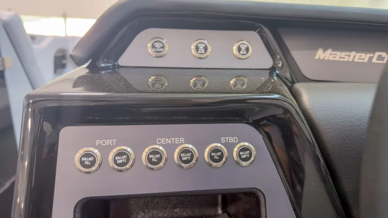 Slide: The Image of MasterCraft NXT22 2026 - 20