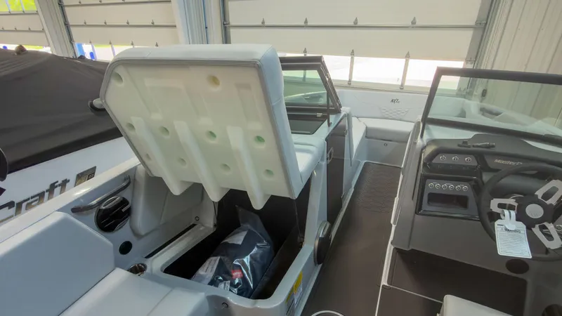 Slide: The Image of MasterCraft NXT22 2026 - 23