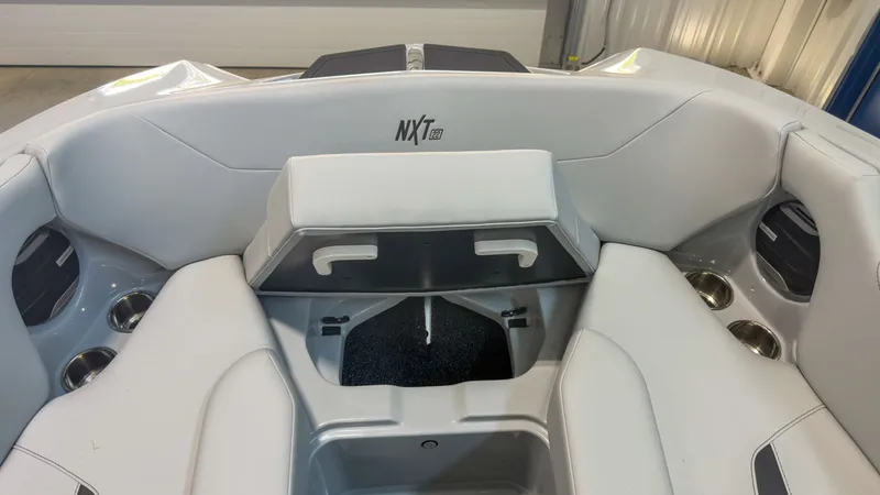 Slide: The Image of MasterCraft NXT22 2026 - 30