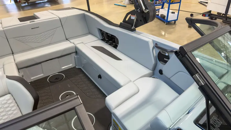 Slide: The Image of MasterCraft NXT22 2026 - 32