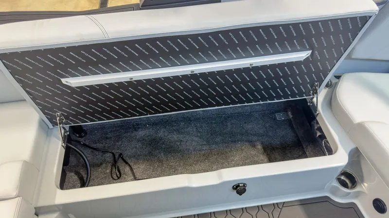 Slide: The Image of MasterCraft NXT22 2026 - 34
